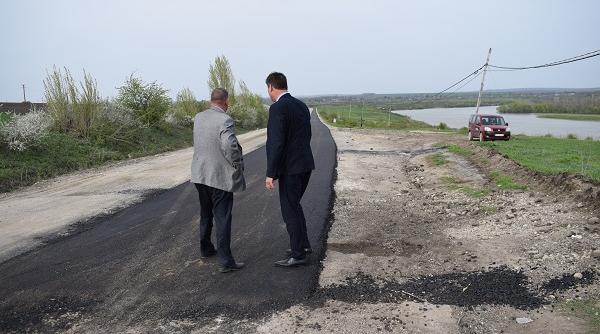 gata s a zis si cu singurul drum national de pamant din tara