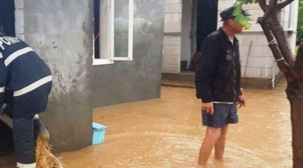botosani doua locuinte si peste 20 de curti afectate de inundatiile de joi