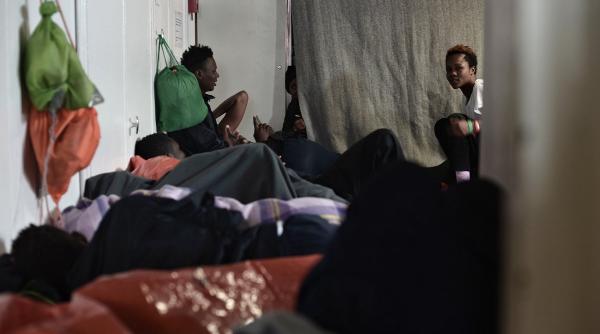 italia cere olandei sa retraga doua nave ale unor ong uri care salveaza migranti pe mediterana