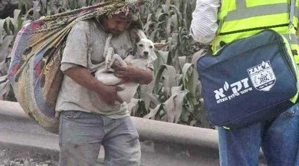 trei vulcani in activitate mentin guatemala in stare de alerta