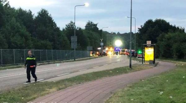 o camioneta a lovit mai multi pietoni la un festival de muzica in olanda un mort si trei grav raniti
