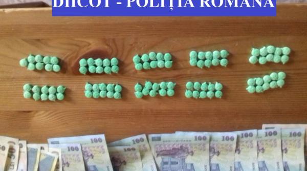 procurorii diicot au retinut 5 persoane care vindeau droguri elevilor