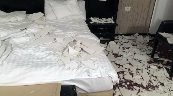 baile felix o turista a fost ranita dupa ce tavanul camerei de hotel a cazut peste ea