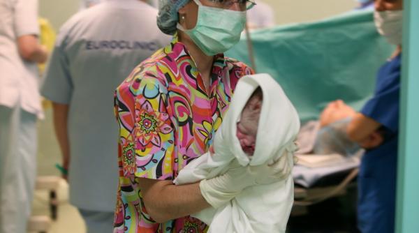 medic in cativa ani vom fi o tara de batranei