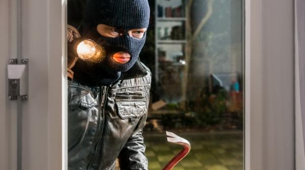 prietenii virtuali pot fi hoti profesionisti