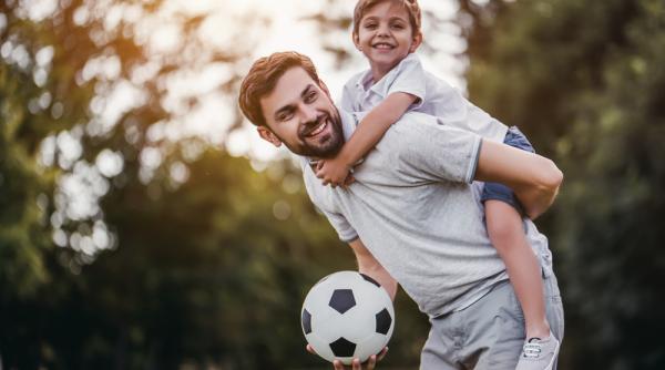 top 7 activitati distractive tata copil