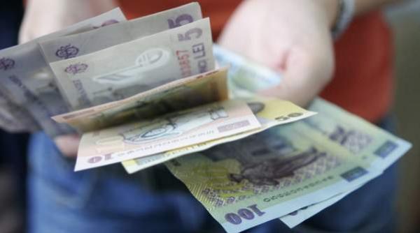 leul a ajuns la cea mai slaba cotatie din istorie in raport cu euro