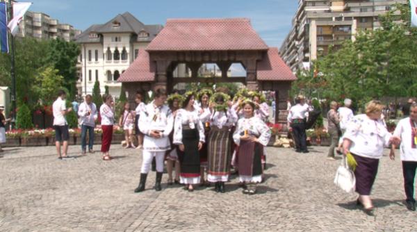 festivalul romania autentica simultan la iasi brasov si hobita