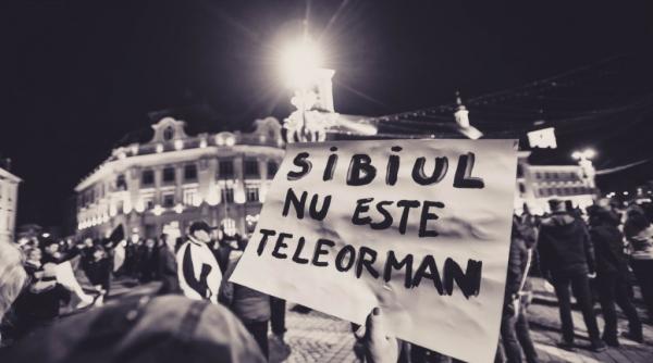 peste 800 de persoane protesteaza impotriva guvernarii psd