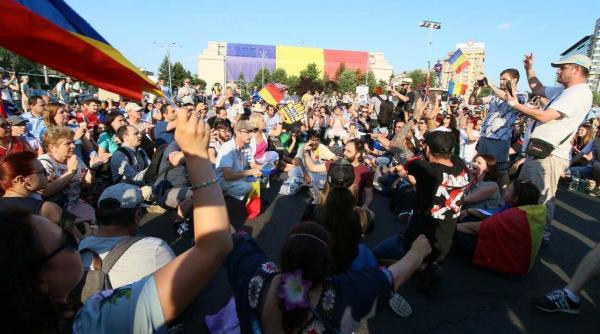 piata victoriei blocata de protestatari