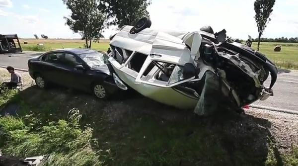 accident teribil in ungaria doua vehicule din romania au fost implicate zece persoane au fost ranite