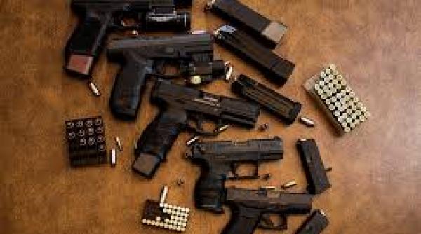 germania zeci de persoane evacuate dupa ce in casa unui barbat decedat au fost gasite arme si bombe