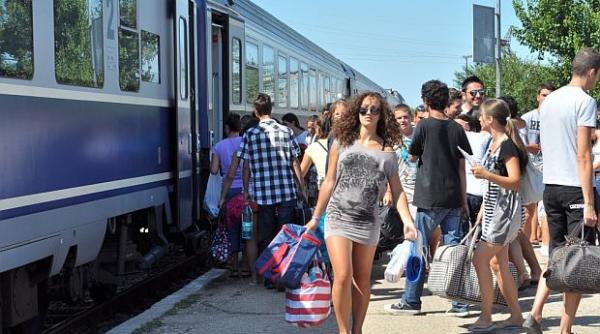 vesti bune pentru elevi de la cfr calatorii cu reducere de 50 la bilete simple si bilete dus intors