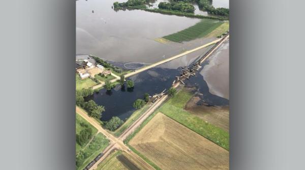 video dezastru ecologic dupa deraierea unui tren incarcat cu petrol in sua