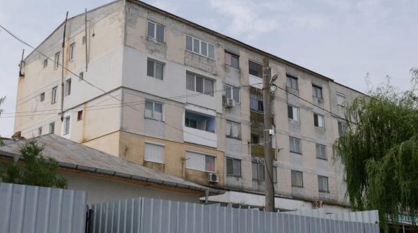 arie protejata printre blocurile gri