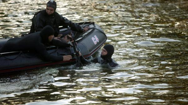 cadavrul unui barbat a fost scos din somes