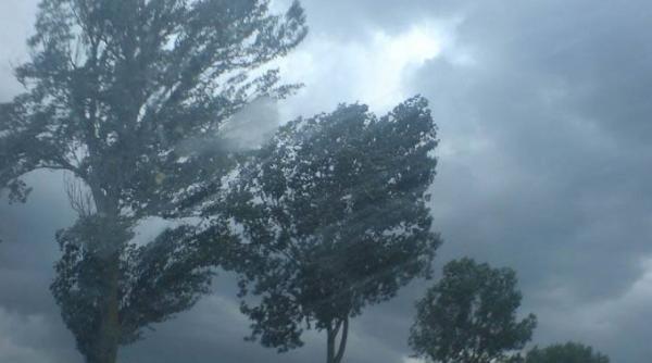 cod portocaliu de ploi si vijelii in zone din judetul vrancea joi dimineata