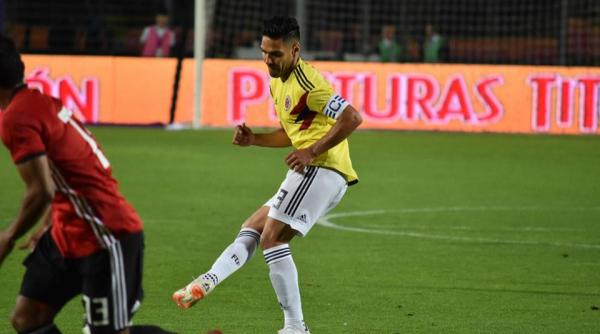 cupa mondiala 2018 un suporter ii ridica statuie lui radamel falcao