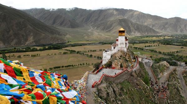 leacul miraculos adus din tibet de alpinisti