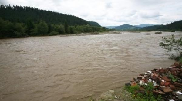 cod portocaliu de inundatii pe rauri din 9 judete cod galben in 11 judete