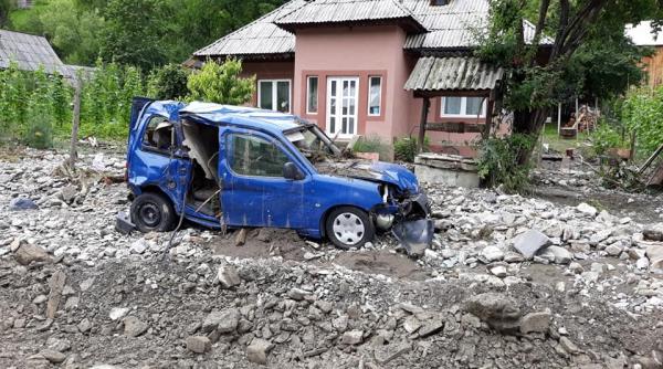 circulatia rutiera ramane inchisa pe patru sectoare de drumuri nationale din cauza inundatiilor