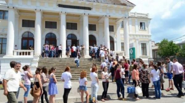 peste 700 de locuri bugetate scoase la concurs la umf