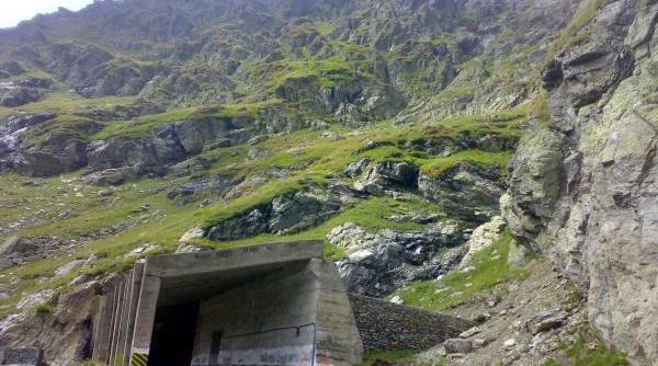 traficul rutier va fi inchis vineri in intervalul orar 12 30 15 00 in tunelul situat pe transfagarasan