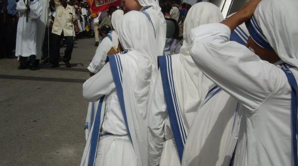 angajata a organizatiei infiintate de maica tereza acuzata ca vindea bebelusi