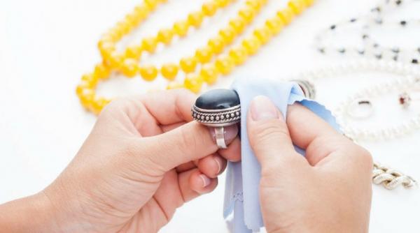 cum sa iti ingrijesti bijuteriile