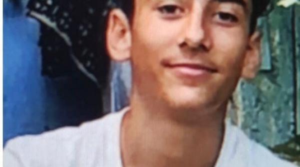 alerta dupa ce un adolescent a fost rapit de langa tatal sau copilul a fost dat in consemn la frotiera