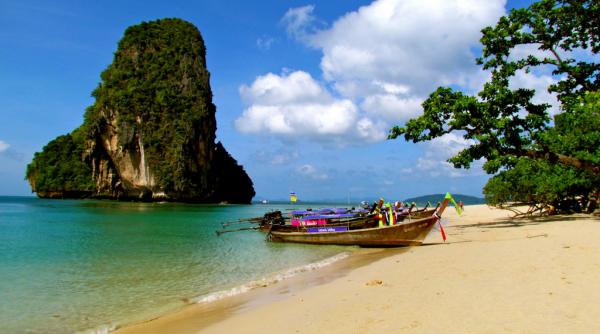 naufragiu in thailanda sapte corpuri recuperate zeci de turisti disparuti