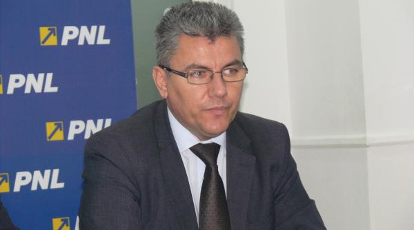 denes a cerut monitorizarea cursurilor de apa vizate de codul rosu si relocarea utilajelor in zonele de risc