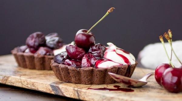 tarte cu branza si cirese reteta pentru vremea secerisului