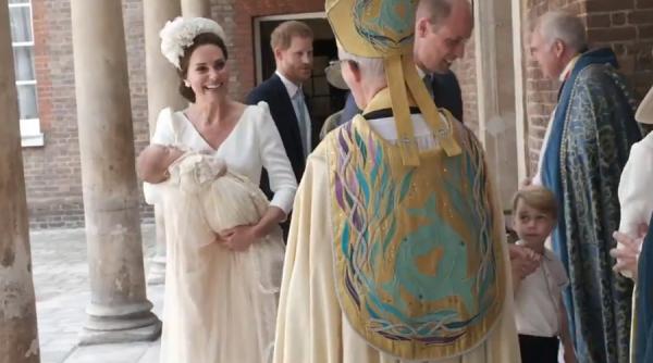 video cel de al 3 lea copil al ducilor de cambridge a fost botezat
