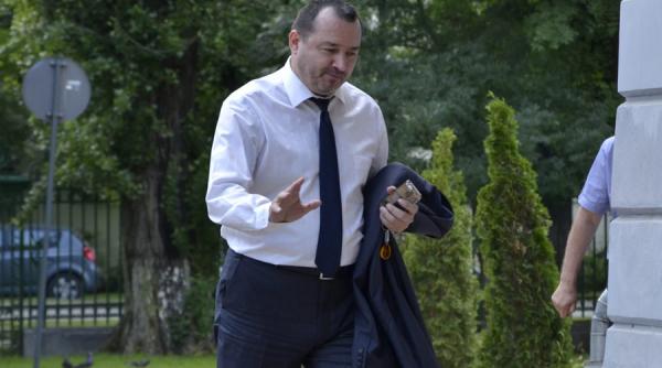 parlamentul este milostiv cu demnitarii care au cazut in pacat