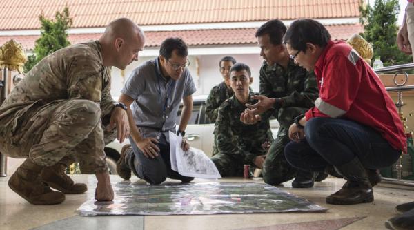 cel putin doua filme vor prezenta salvarea copiilor din pestera inundata din thailanda
