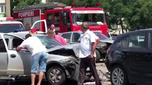 accident grav in nordul capitalei cinci masini spulberate in trafic doi raniti autorul a fugit de la locul accidentului
