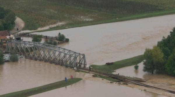 guvernul a alocat peste 5 4 milioane lei pentru repararea drumurilor judetene afectate de inundatii