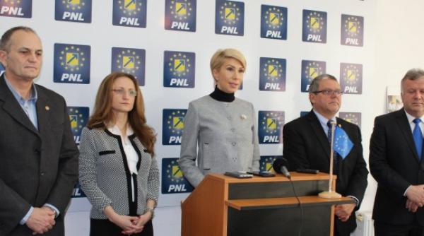 pnl parlamentarii care au sustinut modificarile legilor justitiei sa nu faca greseala de a sfida comisia de la venetia