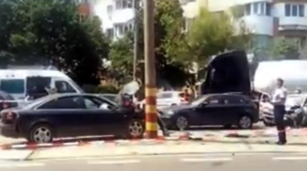 video accident deosebit de grav in cartierul pipera din capitala un sofer a lovit 5 masini si acum este cautat de politisti