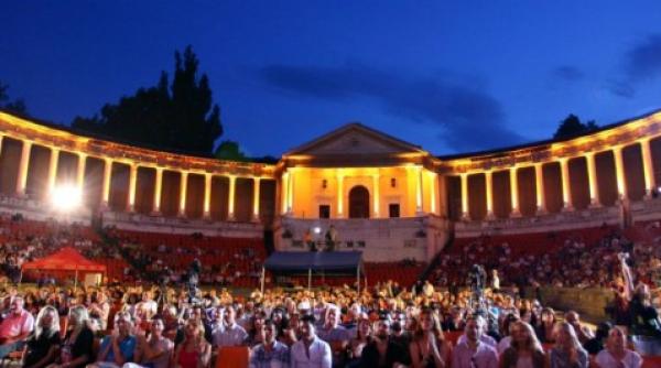 we love retro la arenele romane