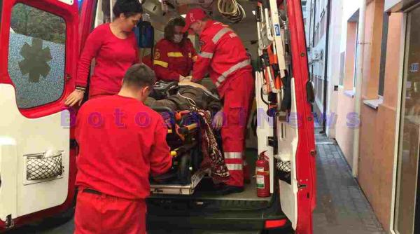 un barbat din parscov a murit dupa ce s a agatat de remorca unui tractor