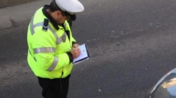 o persoana a fost amendata dupa ce a incercat sa afiseze un banner in piata victoriei