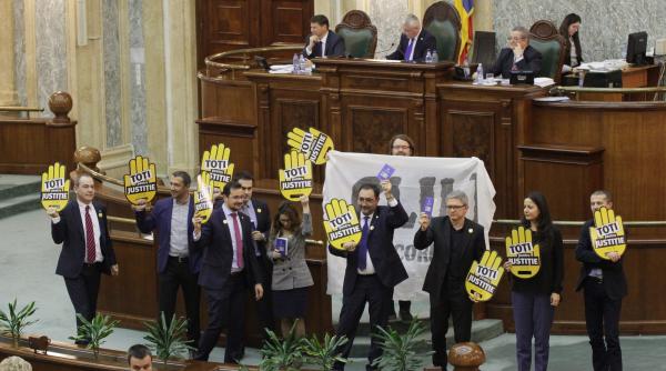 usr ii aduce pe liberali in pragul disperarii