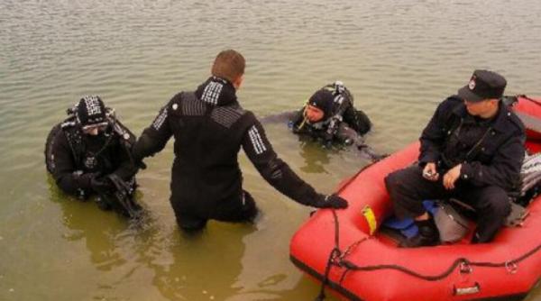 dupa patru zile de cautari scafandrii au gasit corpul unui barbat inecat in raul olt