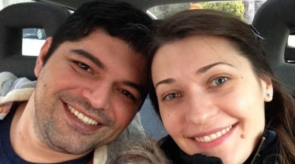 presa britanica scrie despre un cuplu de romani care s au casatorit si au devenit absolventi de medicina in aceeasi zi