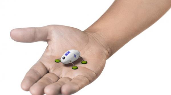 rolls royce mini roboti pentru verificarea motoarelor