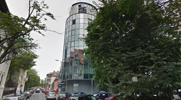 o angajata de la fondul de garantare a creditelor pentru imm retinuta pentru trafic de influenta