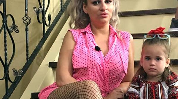 sanziana buruiana nedespartita de fetita ei am adus o cu mine si la nea marin inca o alaptez