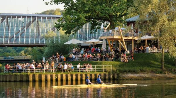 accident la un festival stradal din sud vestul germaniei patru copii raniti in timp ce se dadeau intr un carusel